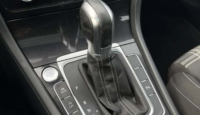 Volkswagen Golf  - 2016