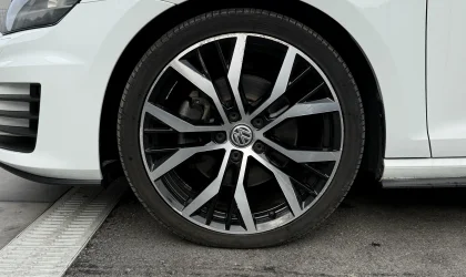 Volkswagen Golf  - 2016