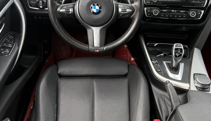 BMW 3 Series  - 2018