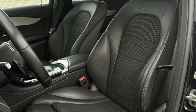 Mercedes-Benz GLC  - 2021