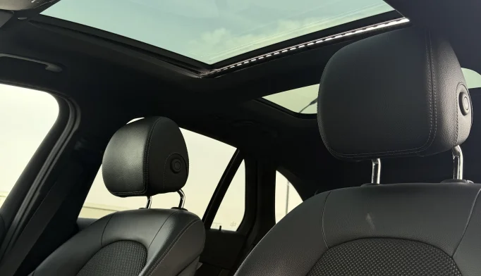 Mercedes-Benz GLC  - 2021