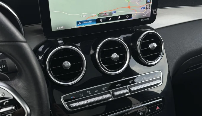 Mercedes-Benz GLC  - 2021