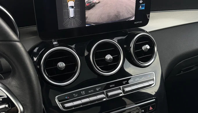 Mercedes-Benz GLC  - 2021