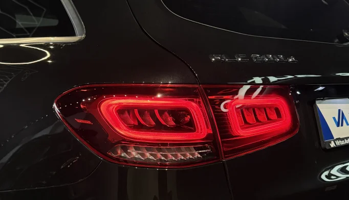 Mercedes-Benz GLC  - 2021