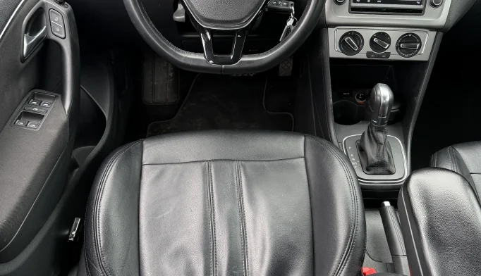 Volkswagen Polo  - 2016