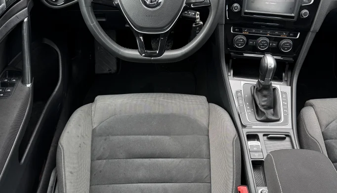 Volkswagen Golf  - 2016