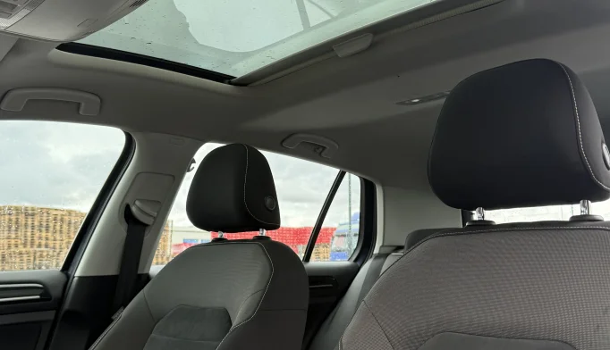 Volkswagen Golf  - 2016