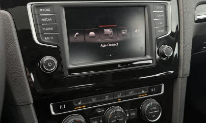 Volkswagen Golf  - 2016