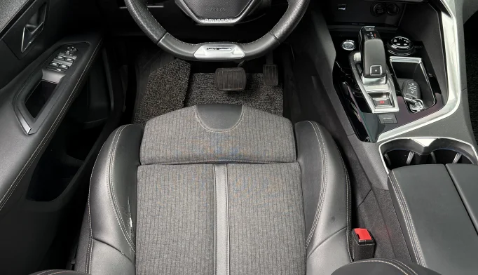 Peugeot 3008  - 2020