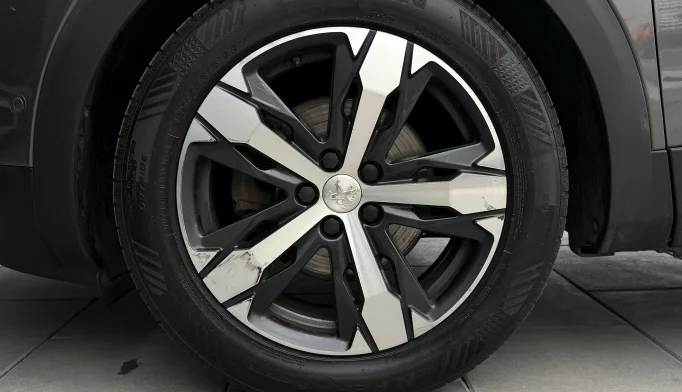 Peugeot 3008  - 2020