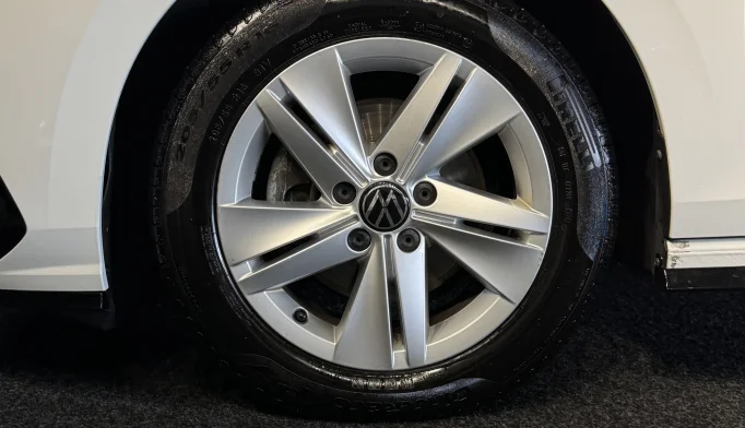 Volkswagen Golf 8  - 2023