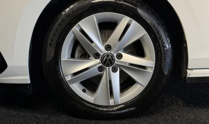 Volkswagen Golf 8  - 2023