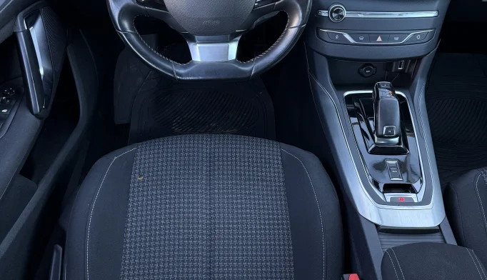 Peugeot 308  - 2020