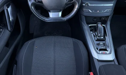 Peugeot 308  - 2020
