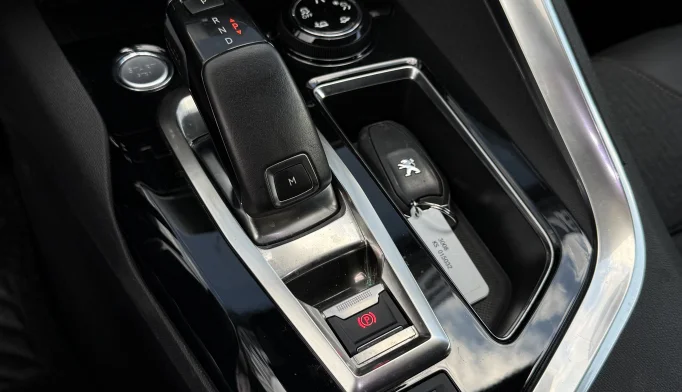 Peugeot 3008  - 2019