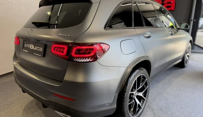 Mercedes-Benz GLC  - 2021