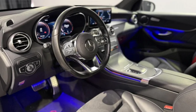Mercedes-Benz GLC  - 2021