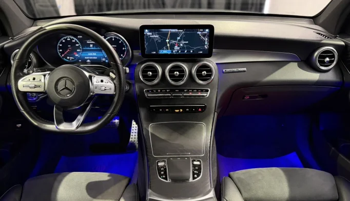 Mercedes-Benz GLC  - 2021