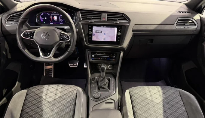 Volkswagen Tiguan  - 2021