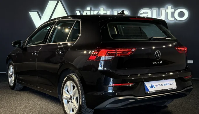 Volkswagen Golf 8  - 2021