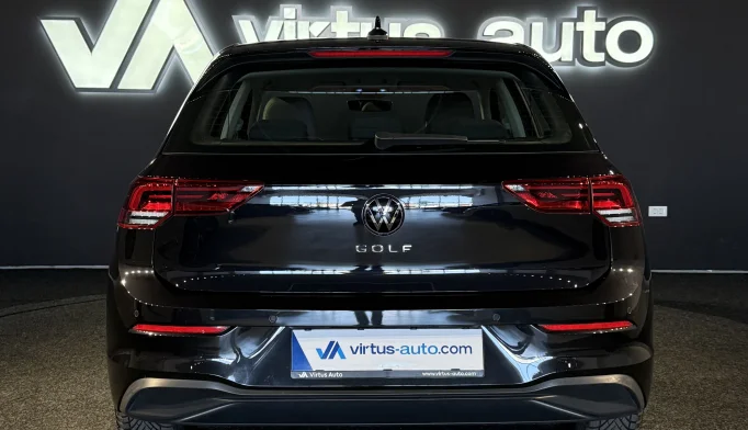 Volkswagen Golf 8  - 2021