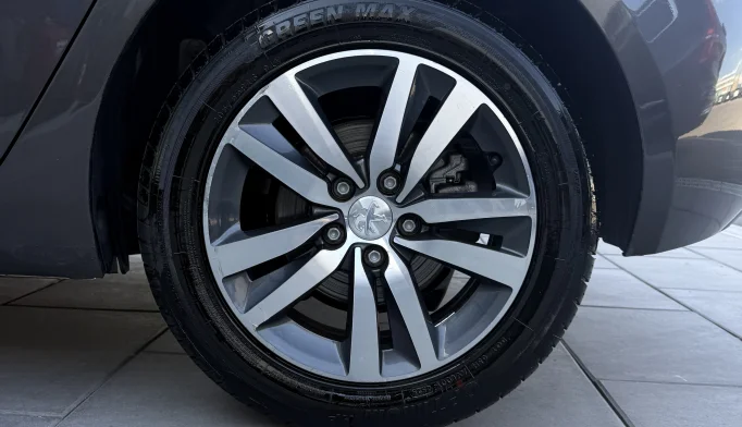 Peugeot 308  - 2018