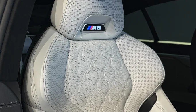 BMW M8  - 2021