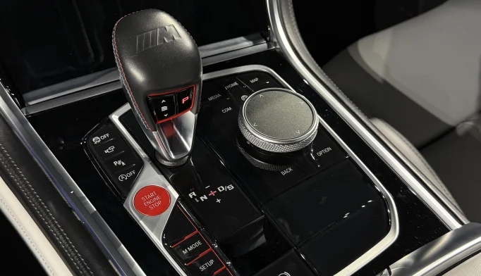 BMW M8  - 2021