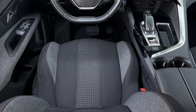 Peugeot 3008  - 2020