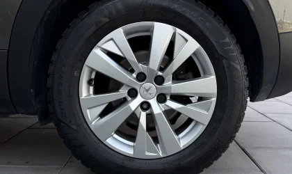 Peugeot 3008  - 2020