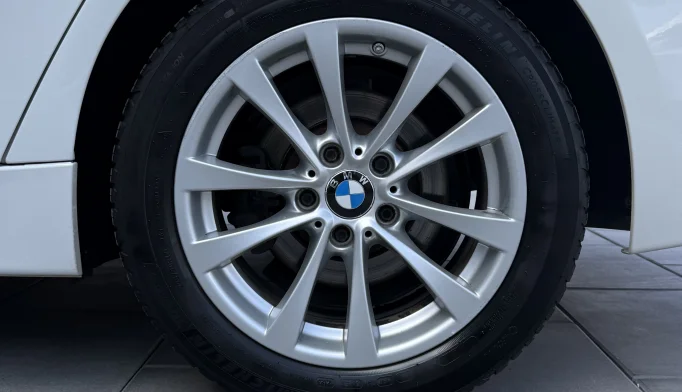BMW 3 Series  - 2016