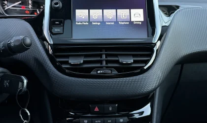 Peugeot 208  - 2017