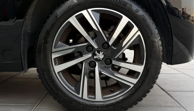 Peugeot 208  - 2022