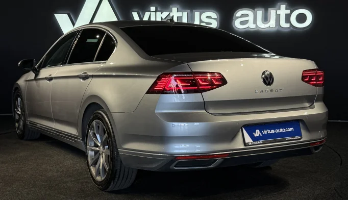Volkswagen Passat  - 2021