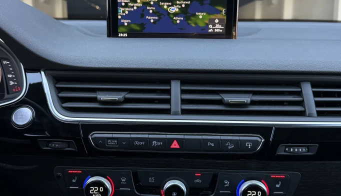 Audi Q7  - 2016