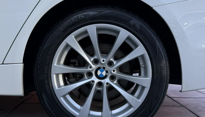 BMW 3 Series  - 2016