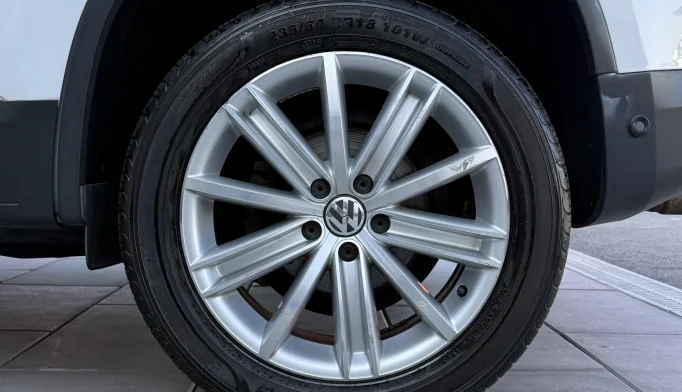Volkswagen Tiguan  - 2016