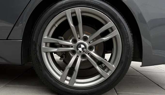 BMW 3 Series  - 2018