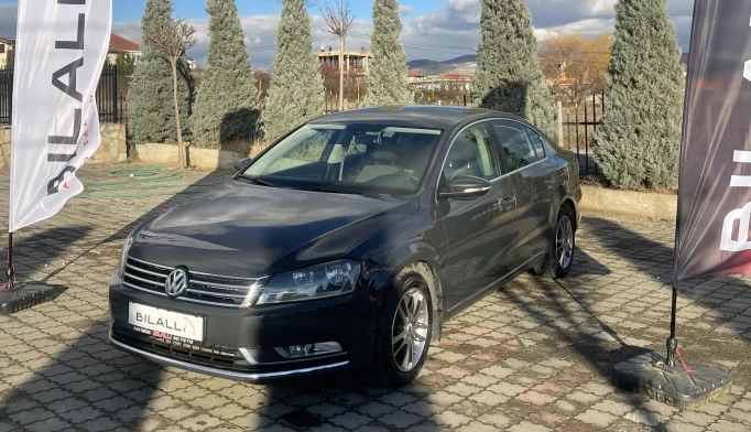 Volkswagen Passat   - 2012