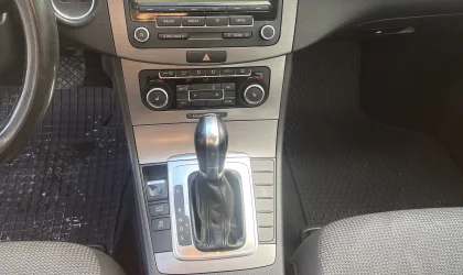 Volkswagen Passat  - 2012
