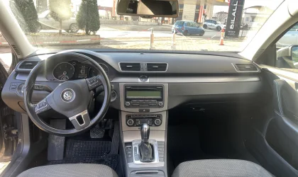 Volkswagen Passat  - 2012