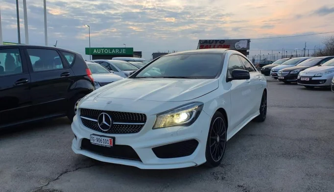 Mercedes-Benz GLA-Class   - 2016