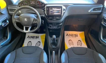 Peugeot 208  - 2012