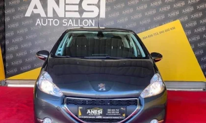 Peugeot 208  - 2012