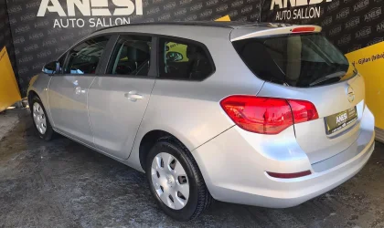 Opel Astra  - 2012