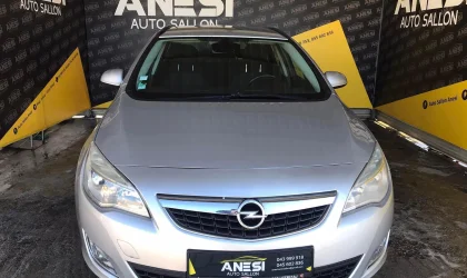 Opel Astra  - 2012