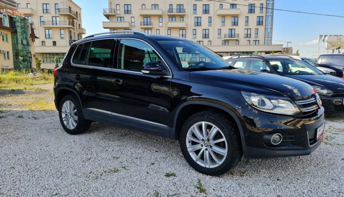 Volkswagen Tiguan  - 2012