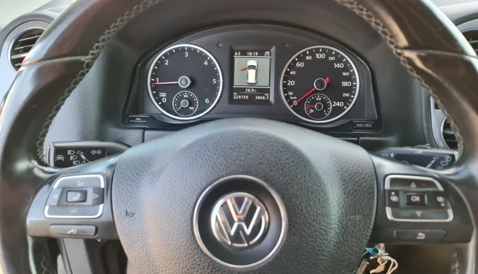 Volkswagen Tiguan  - 2012
