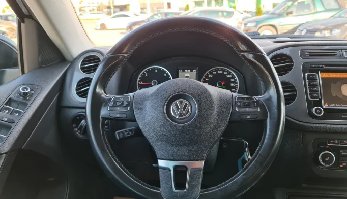 Volkswagen Tiguan  - 2012