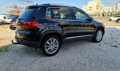 Volkswagen Tiguan  - 2012